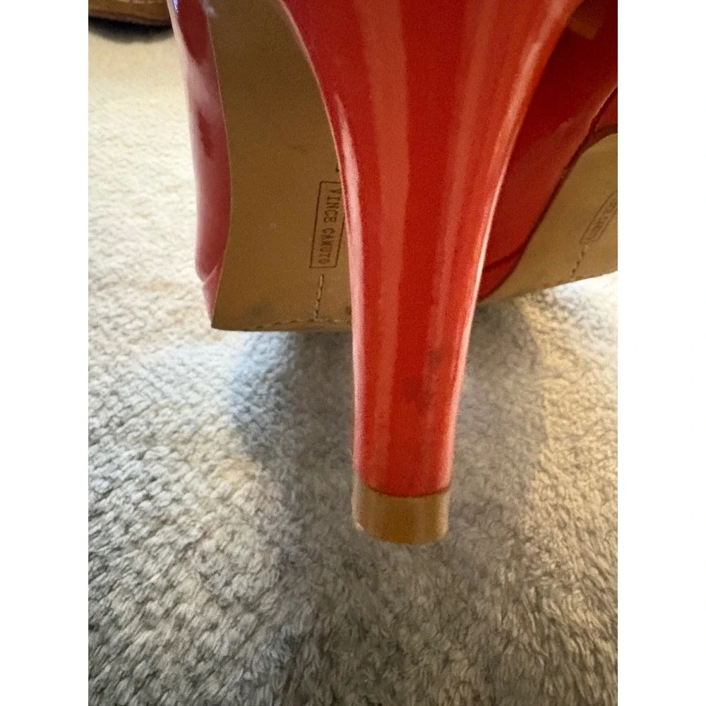Vince Camuto Womens Coral Orange Patent Leather Pumps Almond‎ Toe Heel Size 4.5